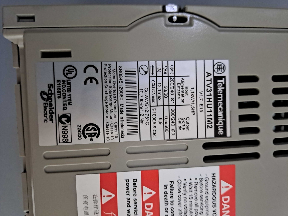 SCHNEIDER  ATV31HU11M2