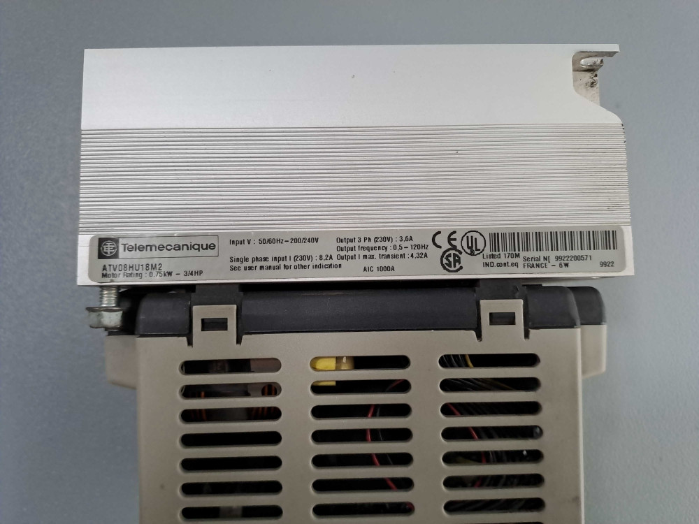 TÉLÉMÉCANIQUE  ATV08HU18M2