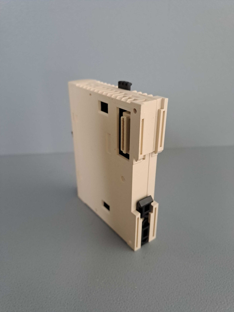 SCHNEIDER  TM2DDI16DK