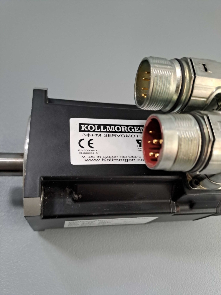 KOLLMORGEN  AKM31C-ACC2R-00