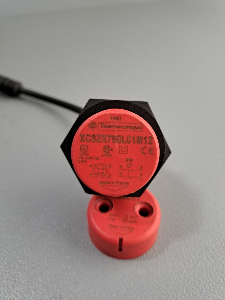 TÉLÉMÉCANIQUE  XCSZR790L01M12