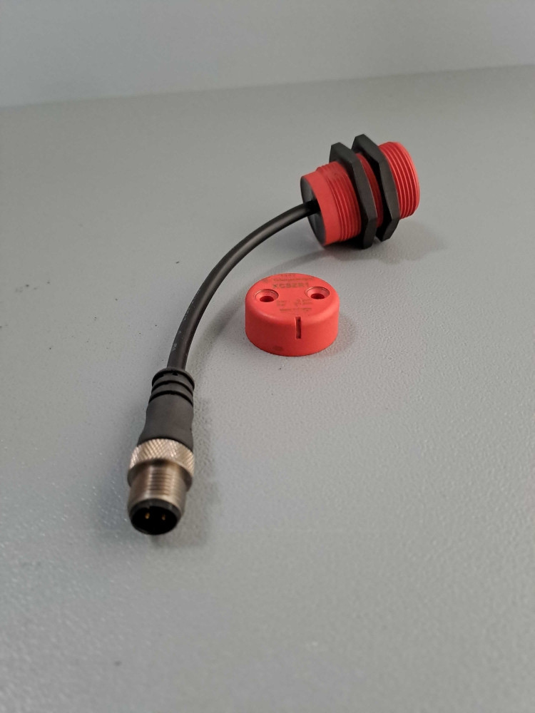 TÉLÉMÉCANIQUE  XCSZR790L01M12