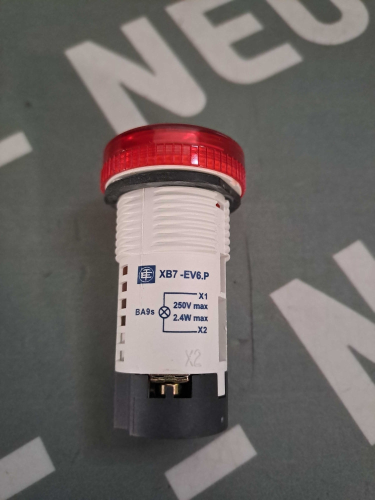 TÉLÉMÉCANIQUE  XB7-EV6.P