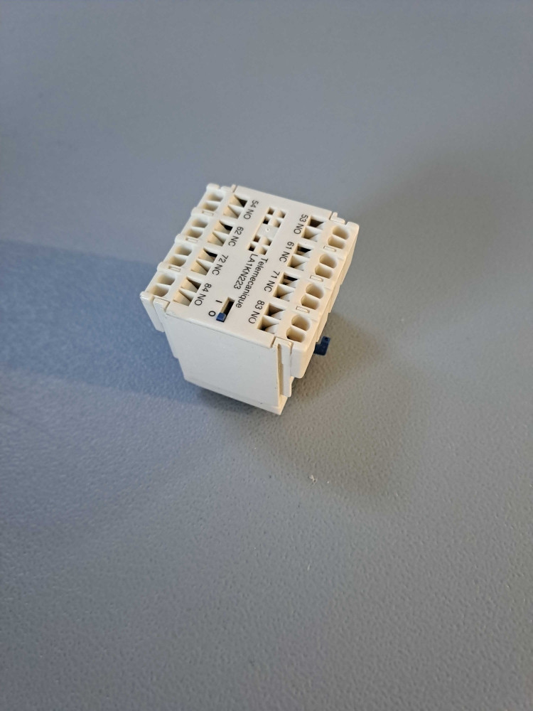 TÉLÉMÉCANIQUE  LA1KN223