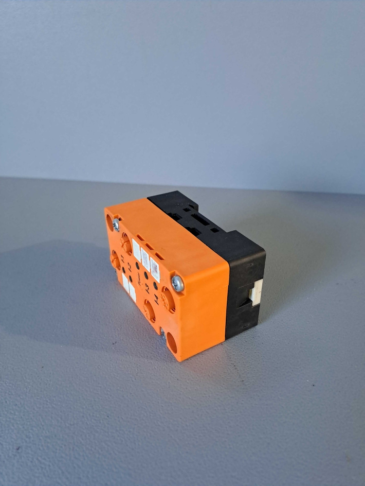 IFM ELECTRONIC AC5000 + AC2001