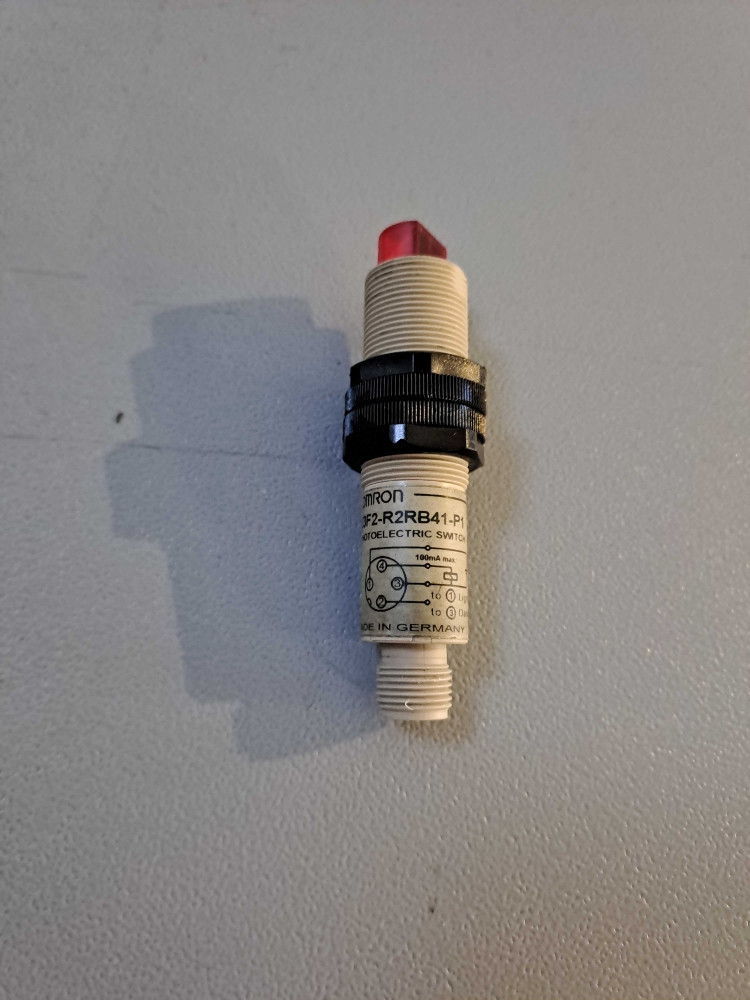 OMRON E3F2-R2RB41-P1