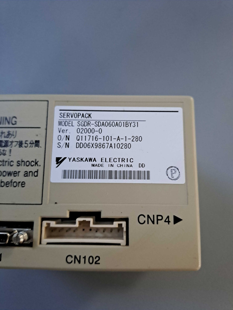 YASKAWA  SGDRSDA060A01BY31