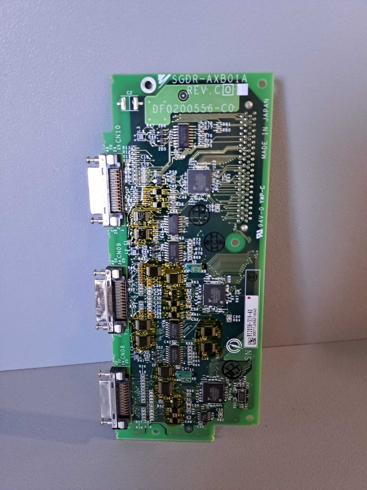 YASKAWA  SGDRAXB01A
