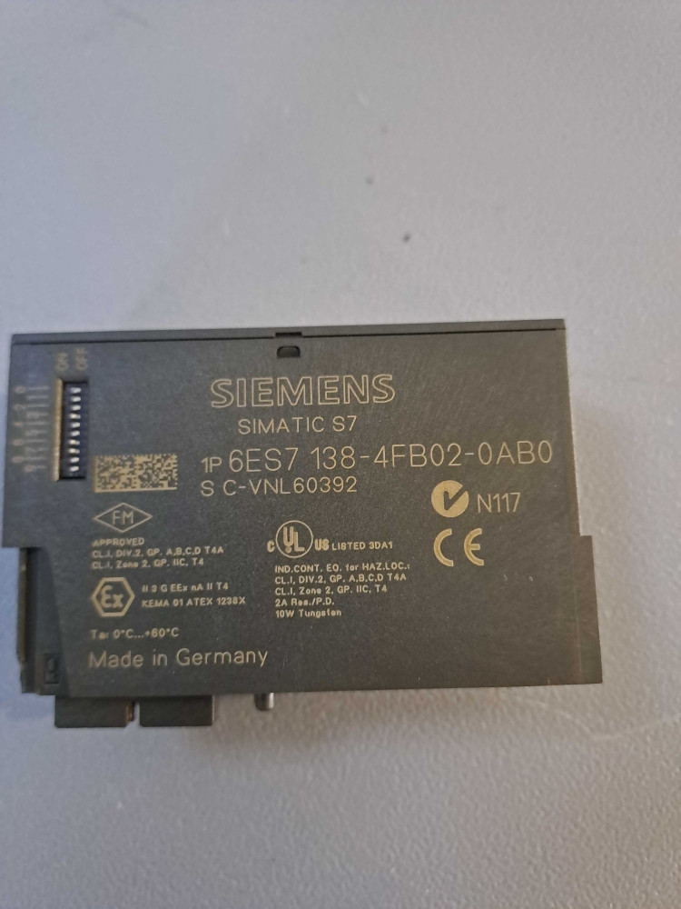 SIEMENS  6ES71384FB020AB0