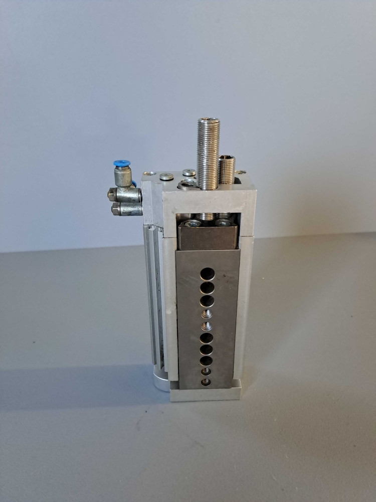 FESTO DGSL-16-40-P1A