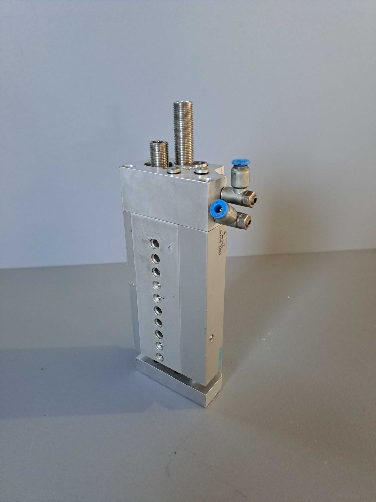 FESTO DGSL-16-40-P1A