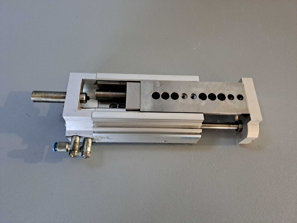 FESTO DGSL-16-40-P1A