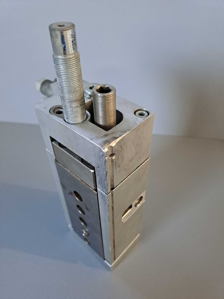 FESTO DGSL-20-40-P1A