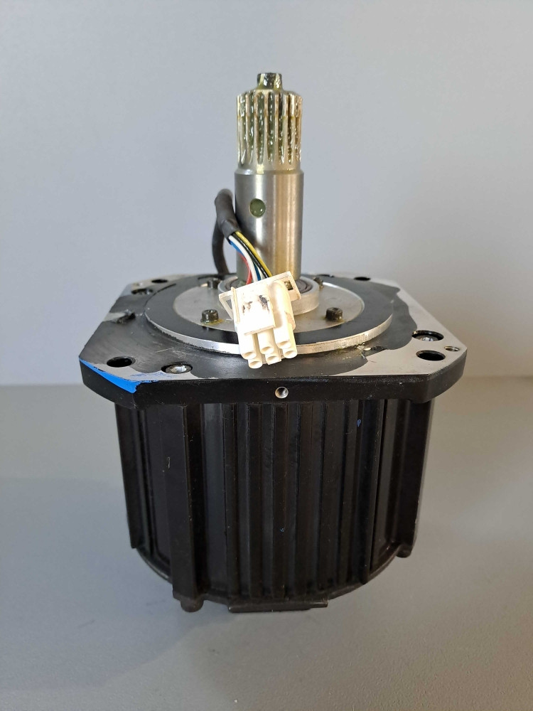 YASKAWA SGMRS-12A2B-YR11