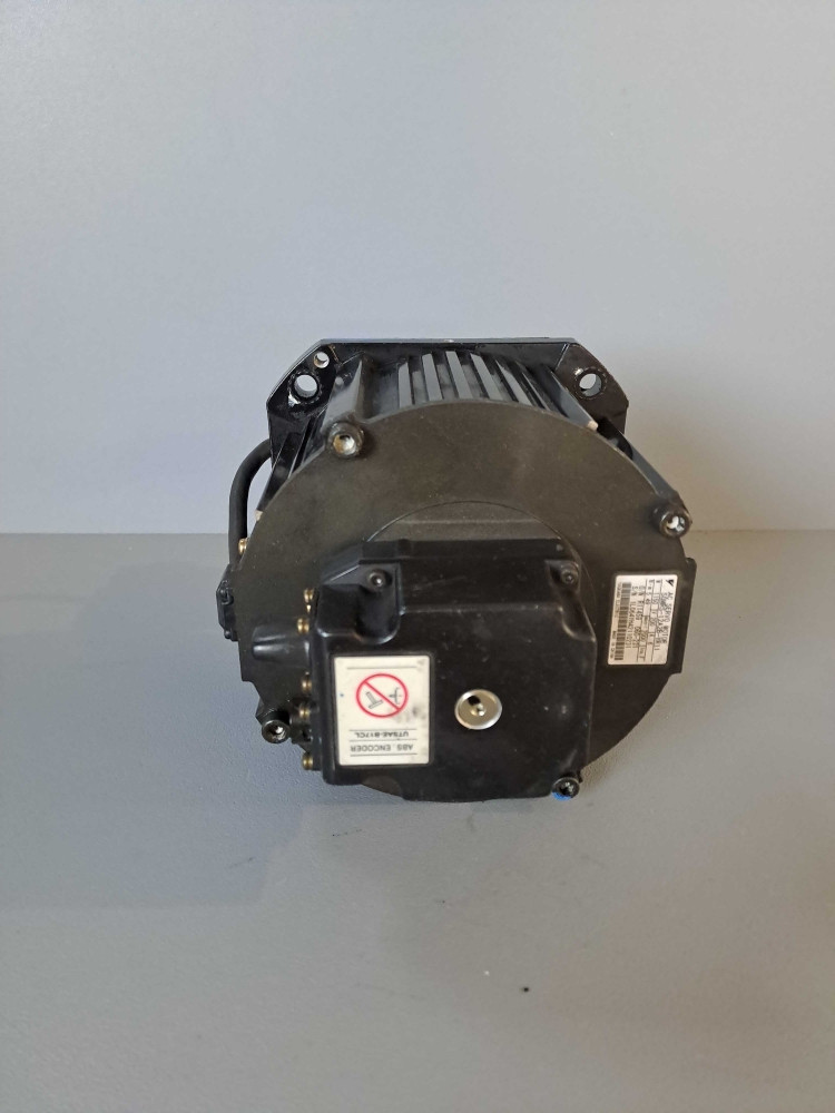 YASKAWA SGMRS-12A2B-YR11