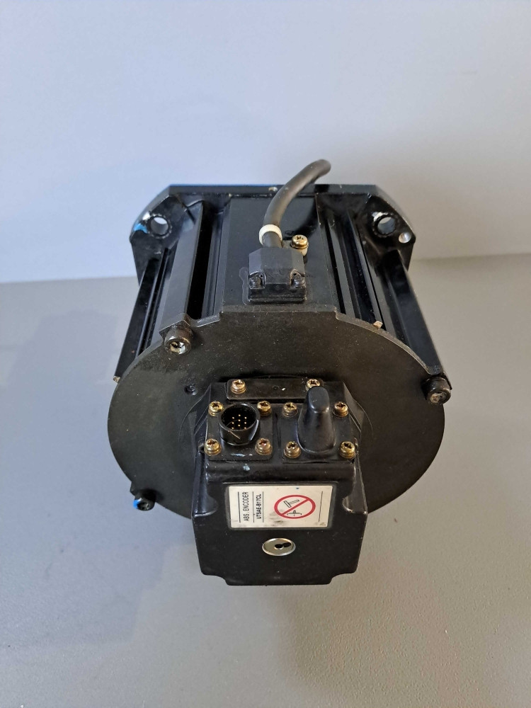 YASKAWA SGMRS-12A2B-YR11