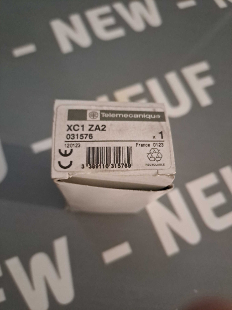TÉLÉMÉCANIQUE  XC1ZA2