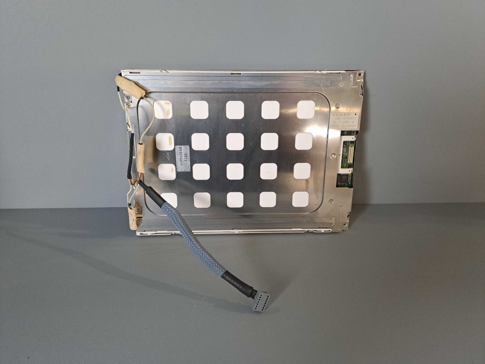 SHARP LQ104V1DG11