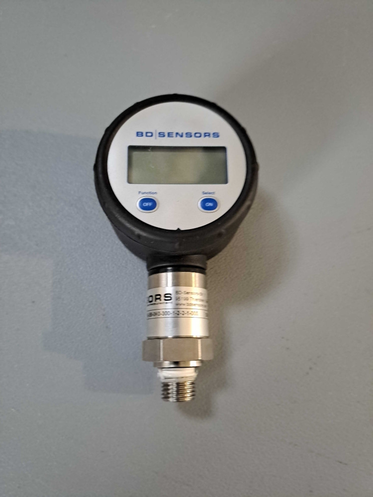 BD SENSORS DM10 M04.4001.0.B8.0K0.300.1.2.2.1.000