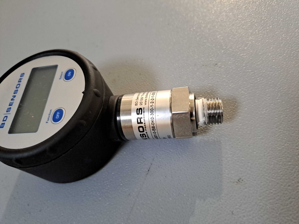 BD SENSORS DM10 M04.4001.0.B8.0K0.300.1.2.2.1.000