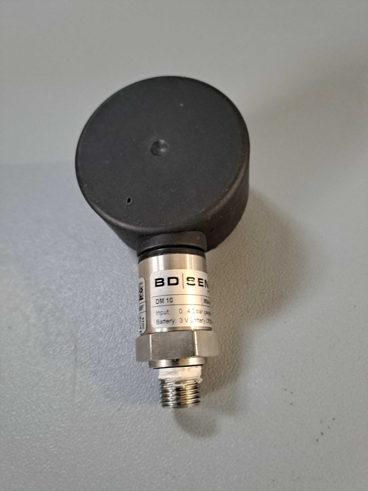 BD SENSORS DM10 M04.4001.0.B8.0K0.300.1.2.2.1.000