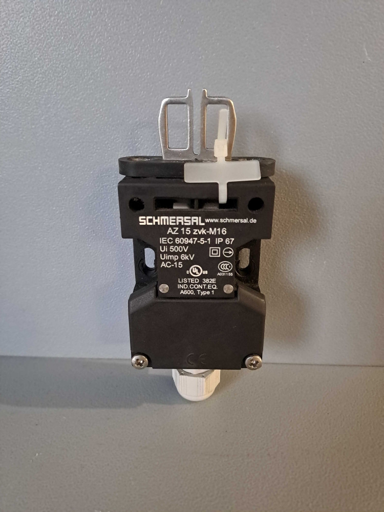 SCHMERSAL AZ15ZVKM16