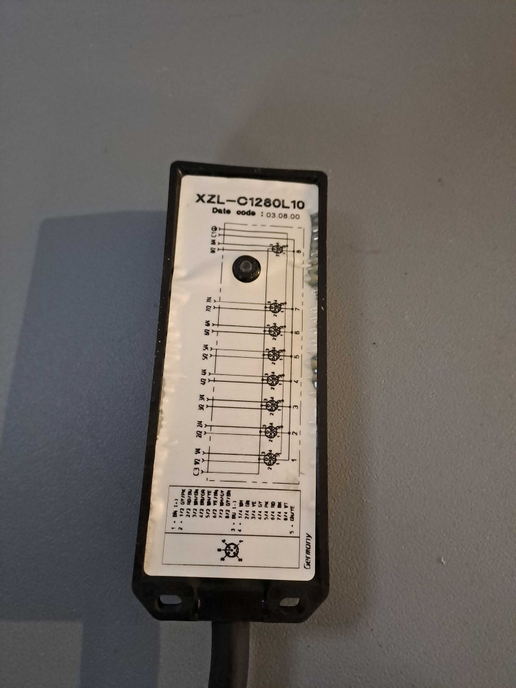 TÉLÉMÉCANIQUE  XZL-C1280L10