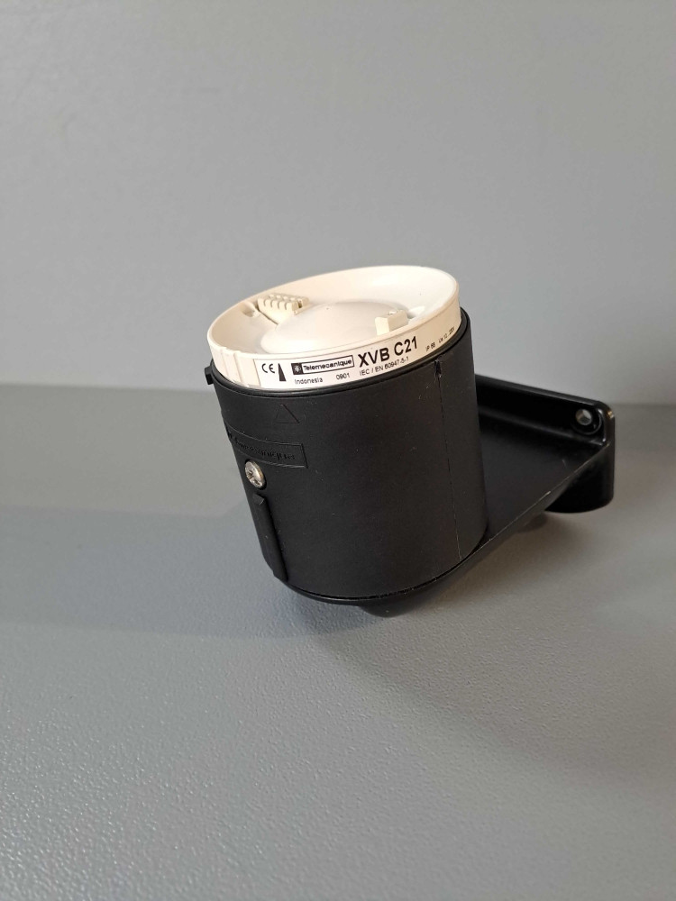 SCHNEIDER  XVUZ12+XVBC21