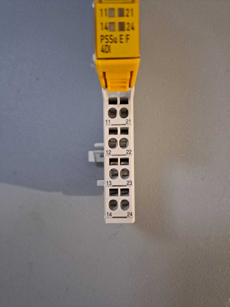 PILZ PSSUEF4DI  V 1.1