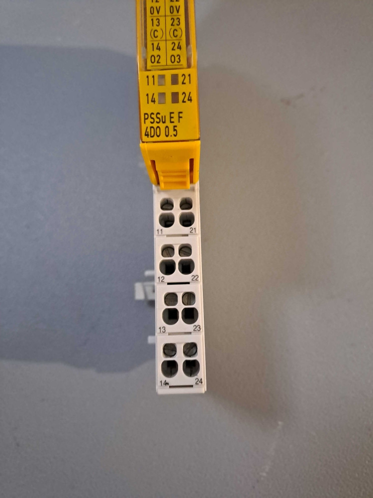 PILZ PSSUEF4DO0.5 VER 1.0