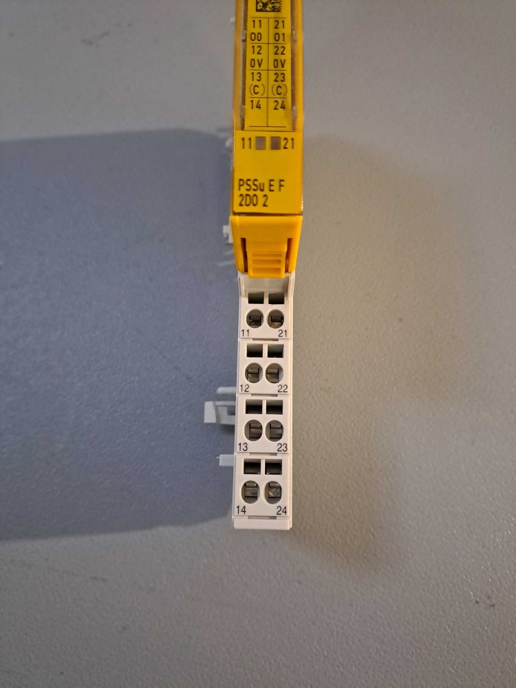 PILZ PSSUEF2DO2  V1.1