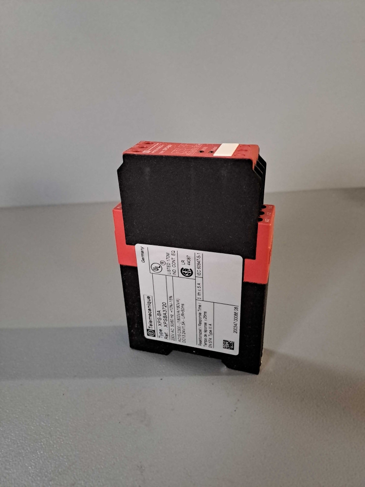 TÉLÉMÉCANIQUE  XPSBA3720