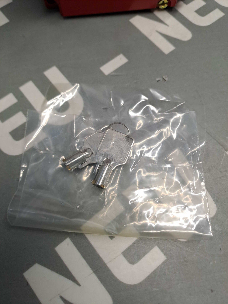 TÉLÉMÉCANIQUE  XCSE5311