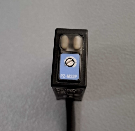 KEYENCE  PZM32P