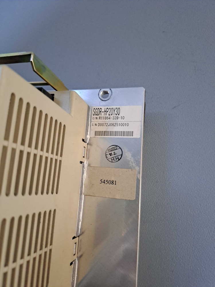 YASKAWA  SGDRHP20Y30 COMPLET 