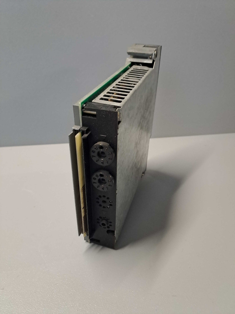 TÉLÉMÉCANIQUE  TSXP4712