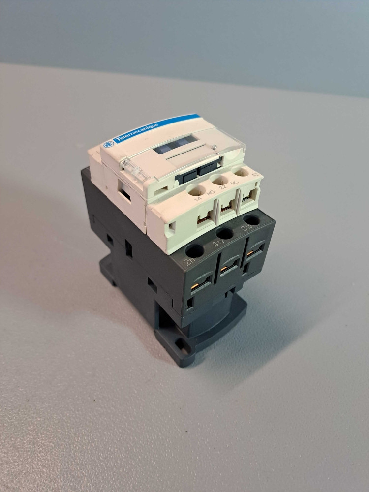 TÉLÉMÉCANIQUE  LC1D09