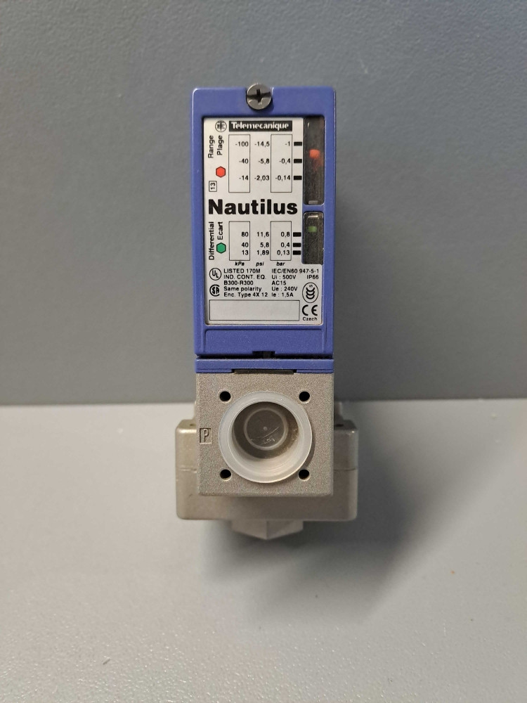 TÉLÉMÉCANIQUE  XMLBM02V2S11