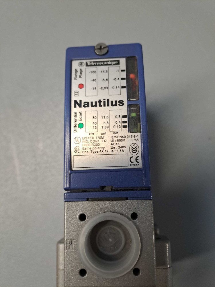 TÉLÉMÉCANIQUE  XMLBM02V2S11