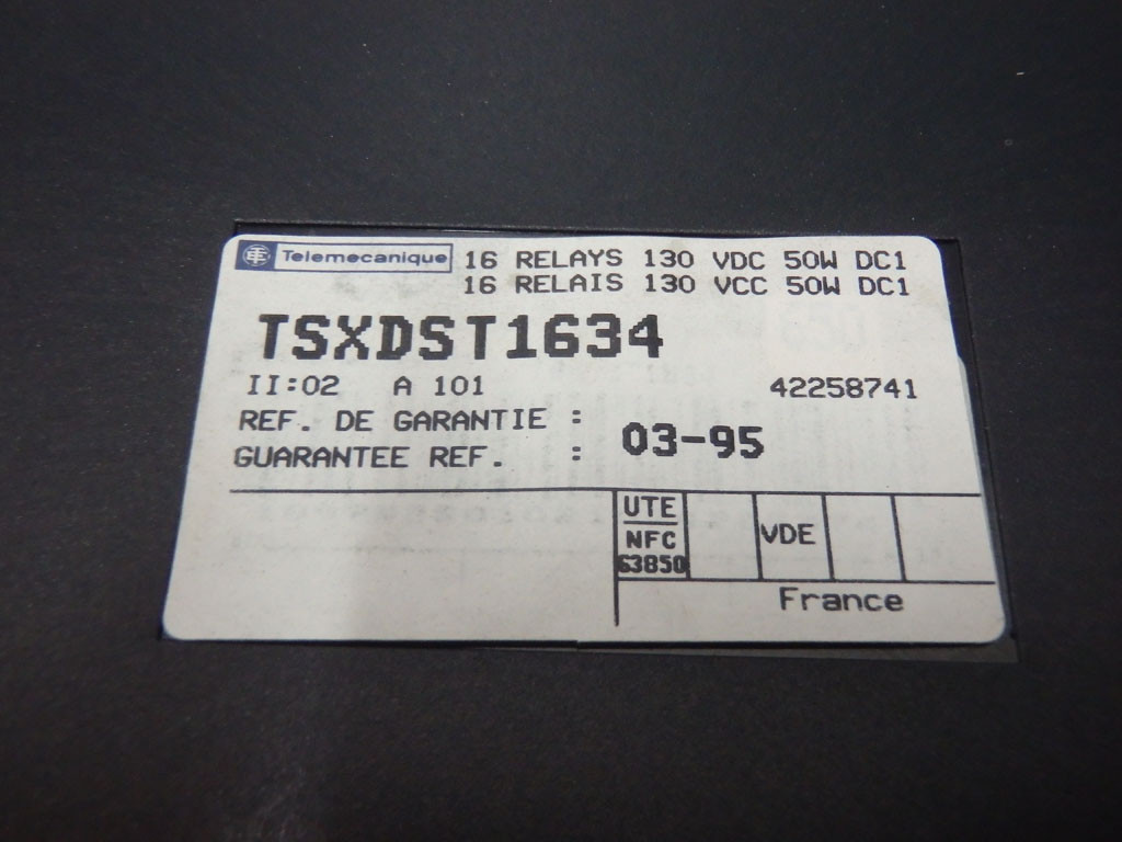 SCHNEIDER  TSXDST1634