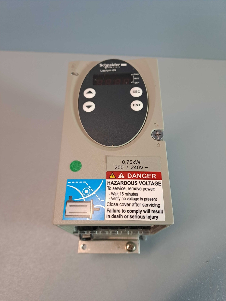 SCHNEIDER LXM05BD10M2