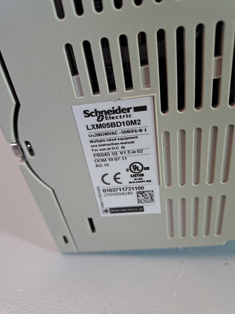 SCHNEIDER LXM05BD10M2