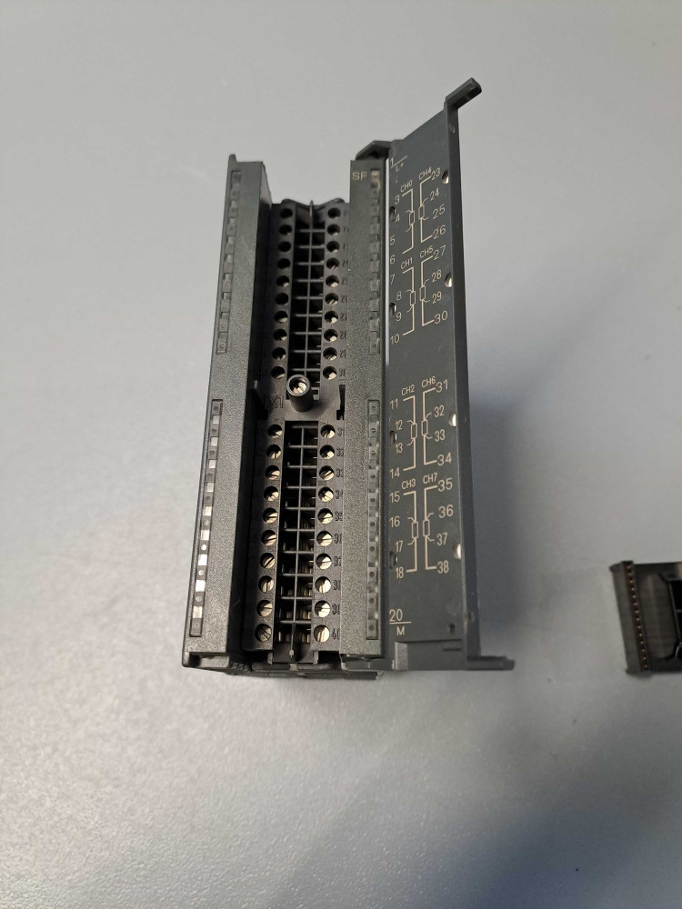 SIEMENS 6ES7332-5HF00-0AB0