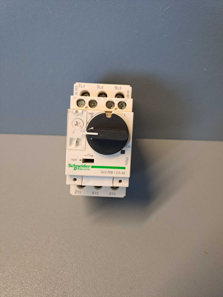 SCHNEIDER  GV2P08