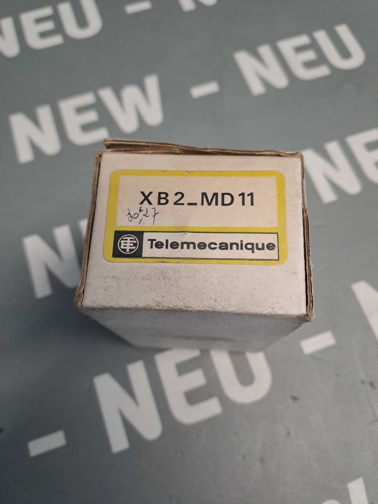 TÉLÉMÉCANIQUE  XB2MD11