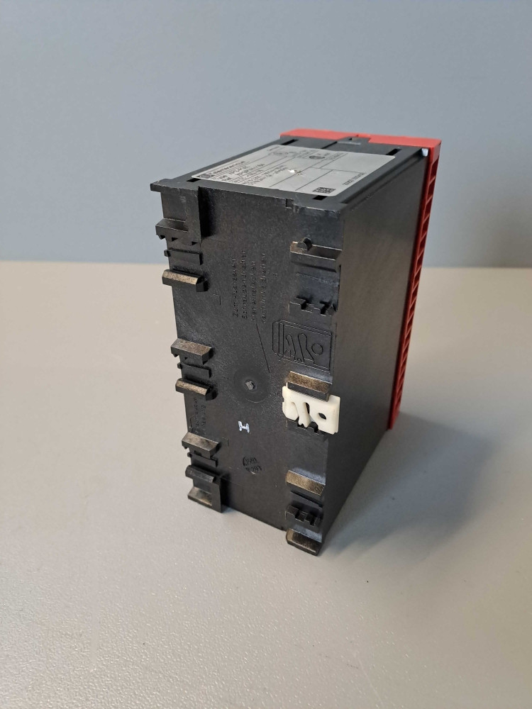 TÉLÉMÉCANIQUE  XPSPVK1184