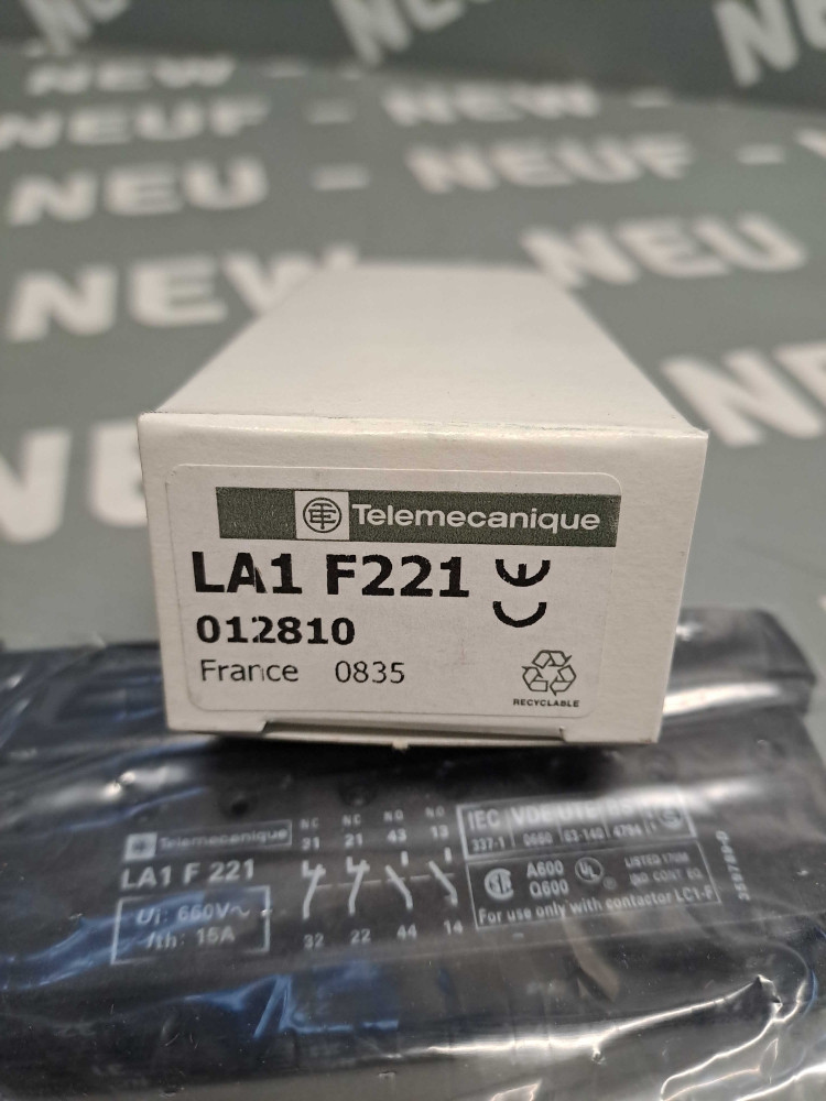 TÉLÉMÉCANIQUE  LA1F221