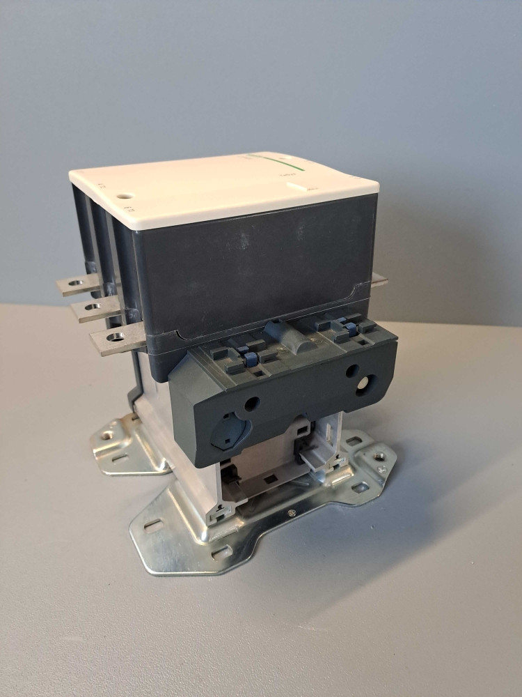 TÉLÉMÉCANIQUE  LC1F400