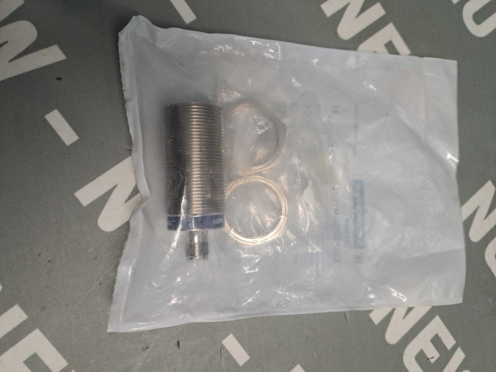 TÉLÉMÉCANIQUE  XS630B1DAM12