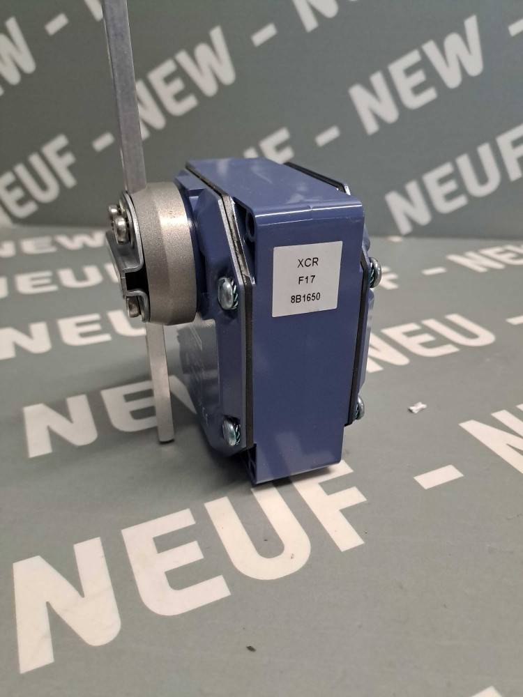 TÉLÉMÉCANIQUE  XCRF17